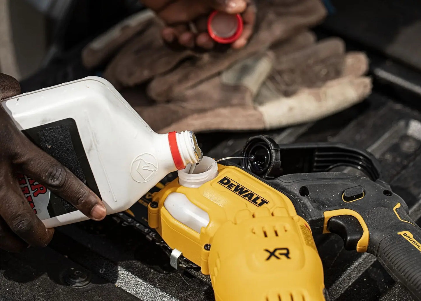 DeWALT  Sega da potatura a batteria 18V 20 cm, senza batteria e caricabatterie DCMPS520N