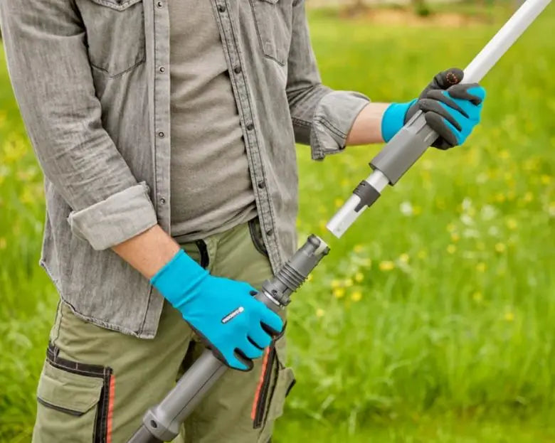 Gardena - troncarami telescopico AKU 18V HighCut 360/18V P4A, 1x batteria 2,0 Ah, caricabatterie 14776-20