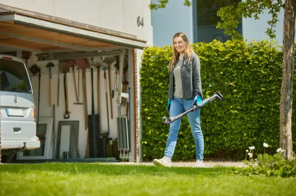 Gardena - troncarami AKU 18V EasyCut 110/18V P4A, 1x batteria 2,0 Ah, caricabatterie 14772-20