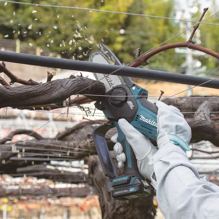 Makita Attrezzature da giardino - Motosega a batteria 12V 10 cm, senza batteria e caricabatterie UC100DZ01